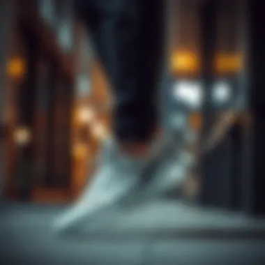 Adidas Nite Jogger Gri in an urban setting, perfect for daily wear